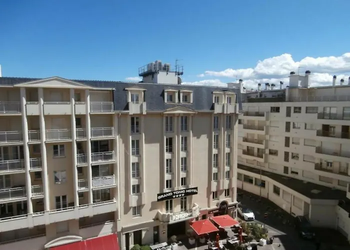 En Front De Avec Piscine A - Fr-1-3-418 アパート *